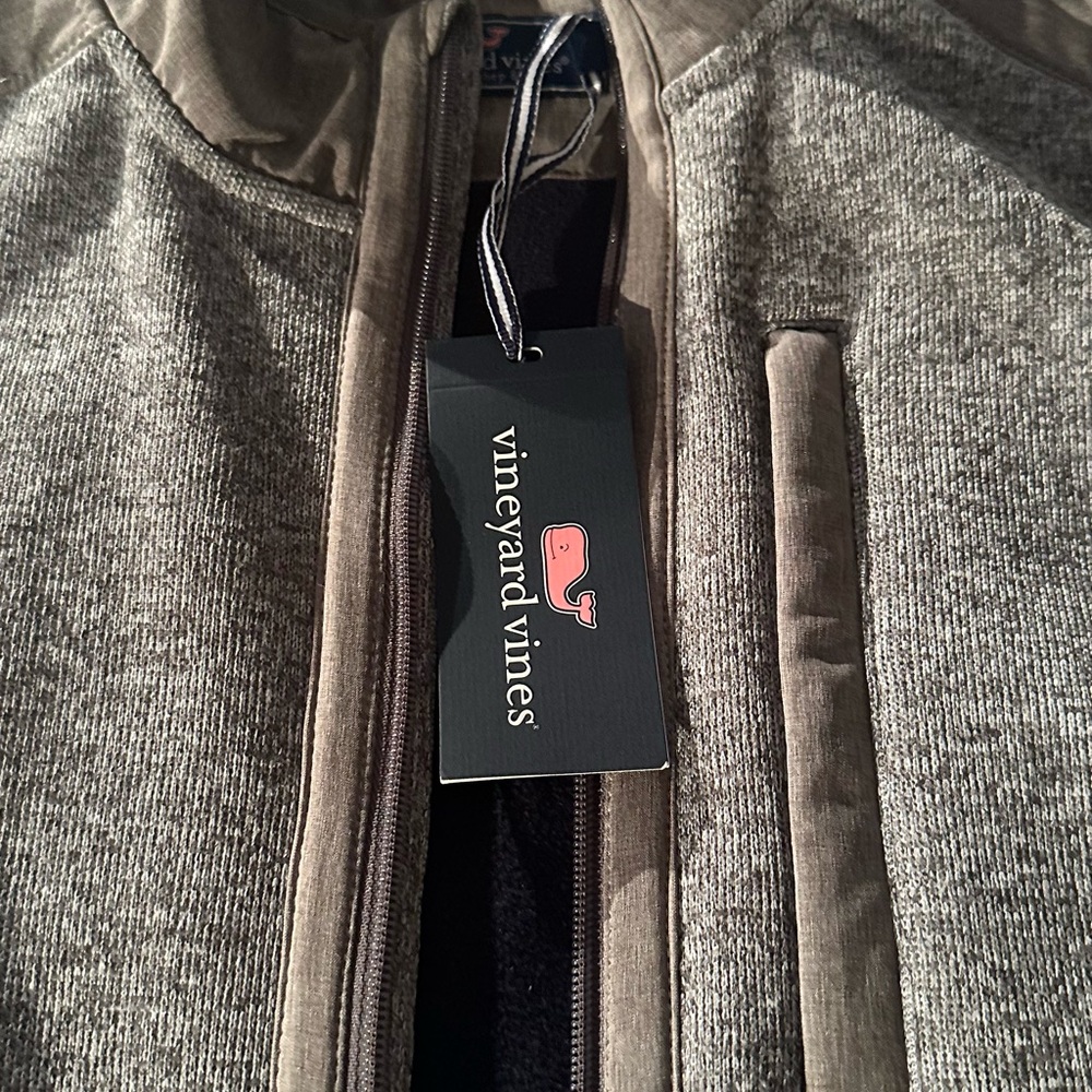 Vineyard Vines Men's Zip-Up vest in Gray. szS. Mens. New.